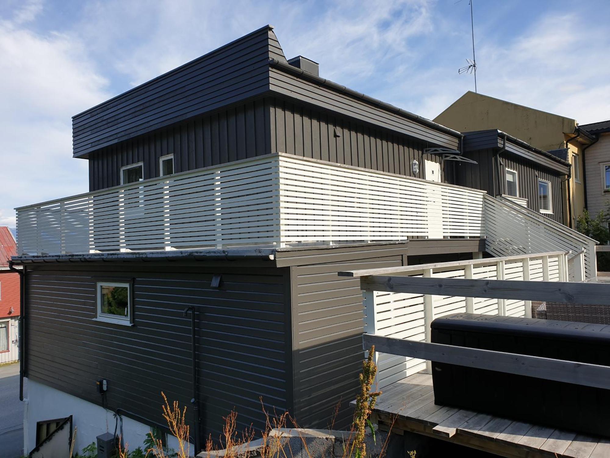 Lyngen Apartments Lyngseidet Exterior photo