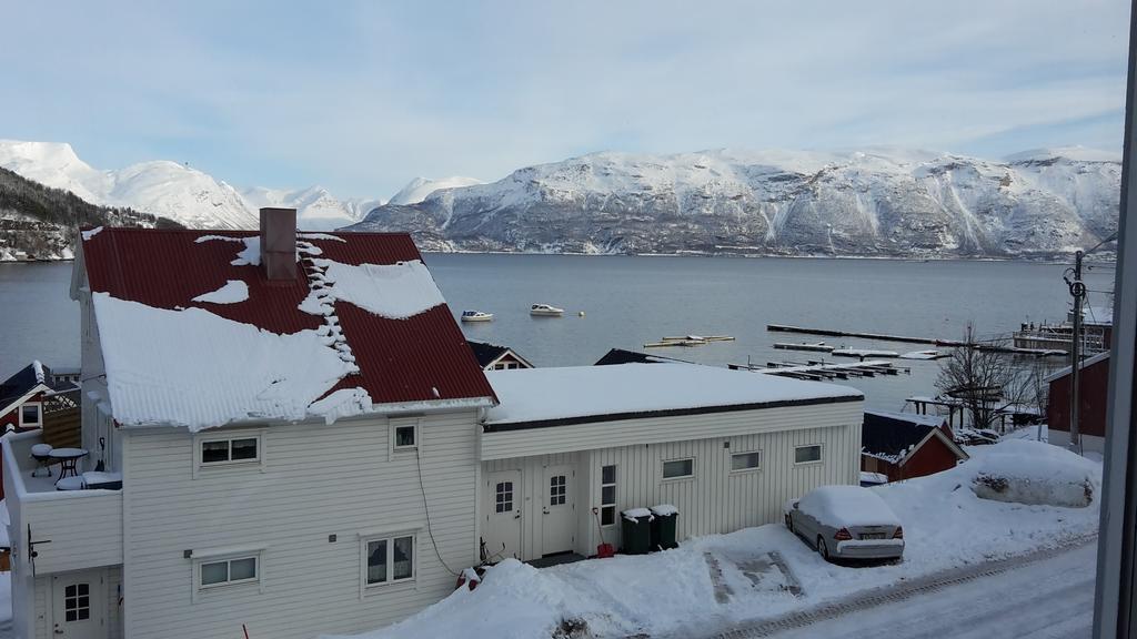 Lyngen Apartments Lyngseidet Room photo